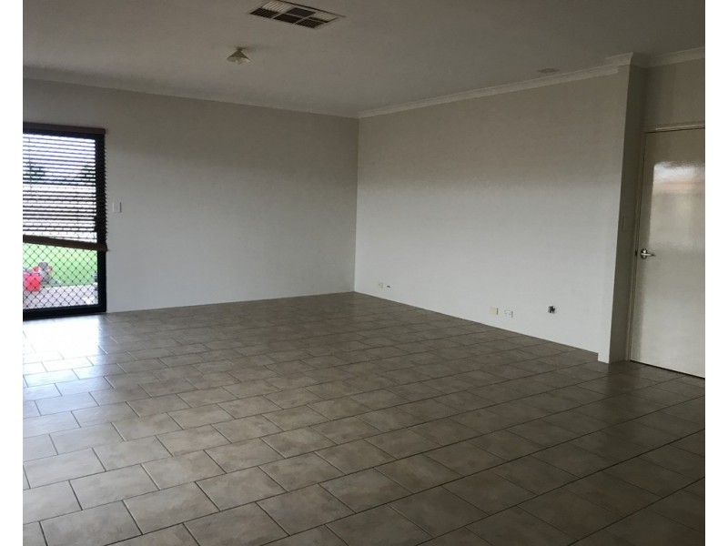 295 Wentworth Pde, Success WA 6164