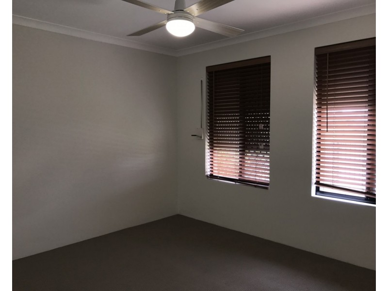295 Wentworth Pde, Success WA 6164