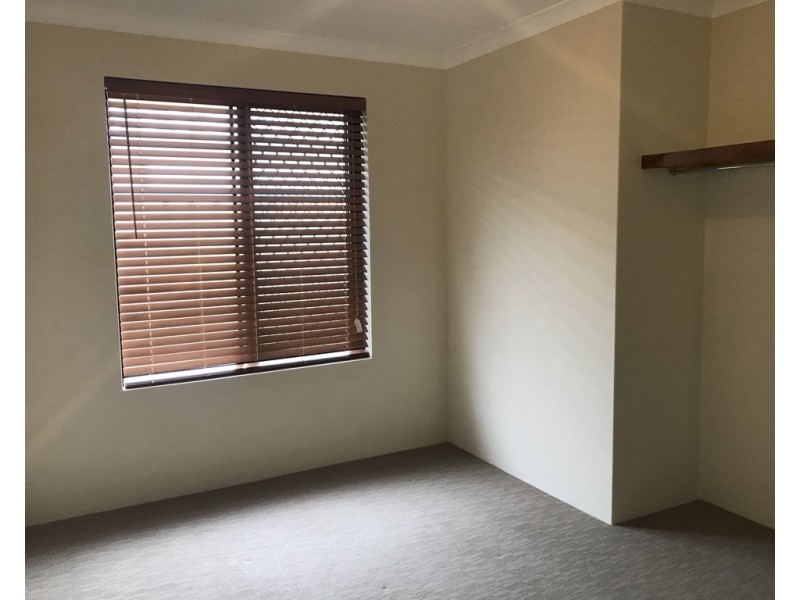 295 Wentworth Pde, Success WA 6164