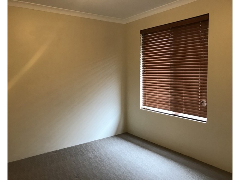 295 Wentworth Pde, Success WA 6164