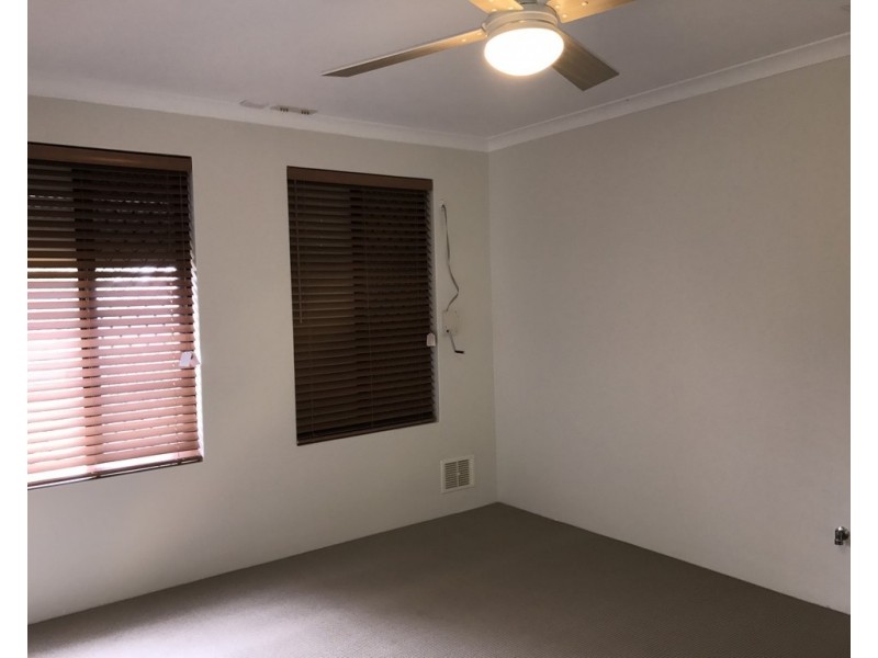 295 Wentworth Pde, Success WA 6164