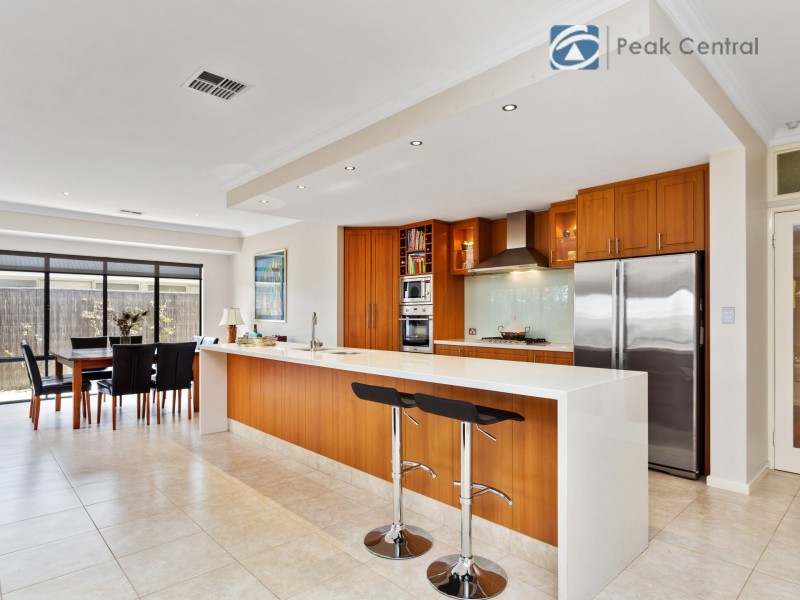 42 Columbus Loop, Success WA 6164