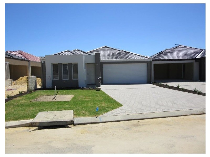 3/4 Skipper Crescent, Success WA 6164