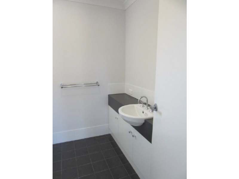 3/4 Skipper Crescent, Success WA 6164