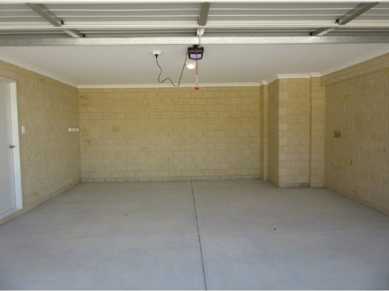 3/4 Skipper Crescent, Success WA 6164