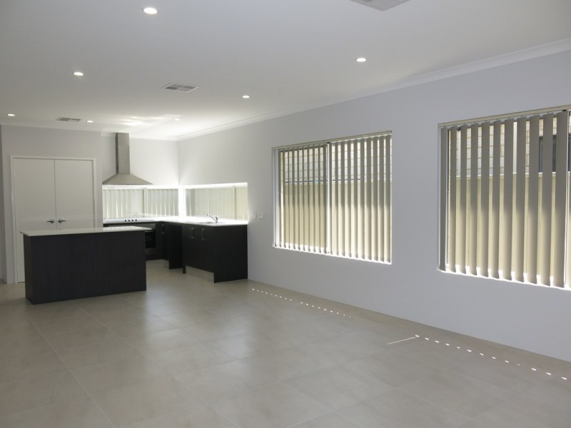 68 Delaronde Drive, Success WA 6164