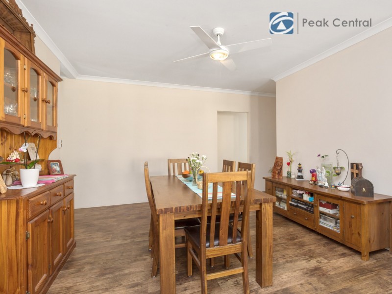 7 Tongaroo Boulevard, Success WA 6164