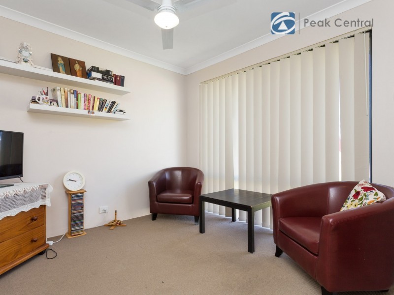 7 Tongaroo Boulevard, Success WA 6164