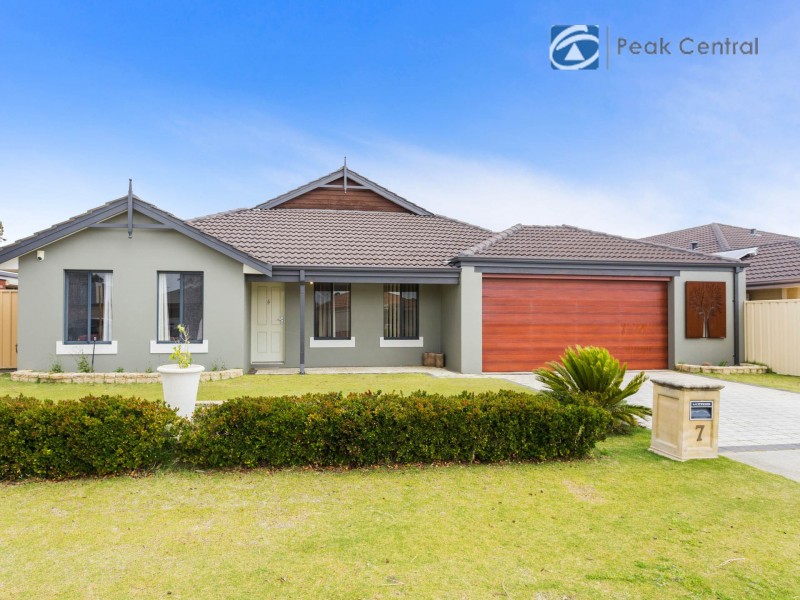 7 Tongaroo Boulevard, Success WA 6164