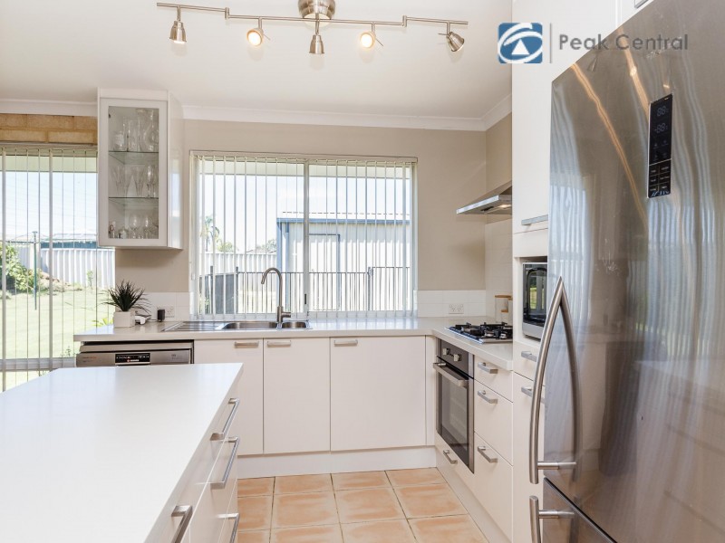 16 Seabrook Place, Success WA 6164