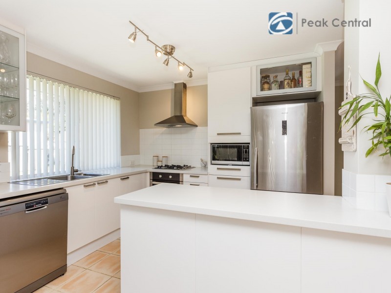 16 Seabrook Place, Success WA 6164