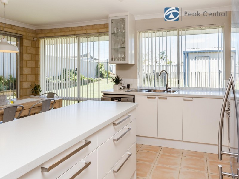 16 Seabrook Place, Success WA 6164