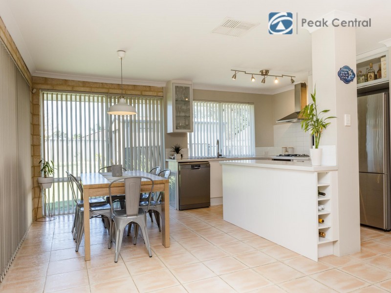 16 Seabrook Place, Success WA 6164