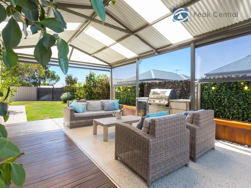 98 Aurora Drive, Atwell WA 6164