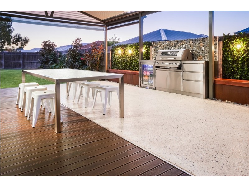 98 Aurora Drive, Atwell WA 6164