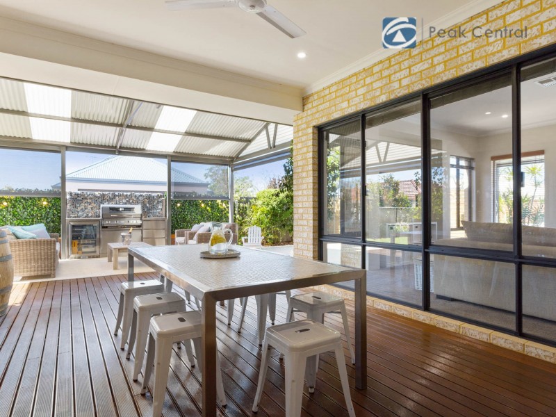 98 Aurora Drive, Atwell WA 6164