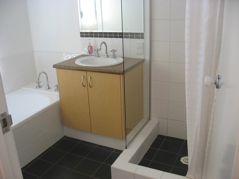 7 Village Lane, Success WA 6164