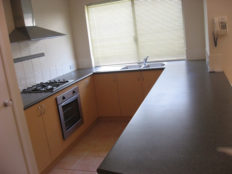 7 Village Lane, Success WA 6164