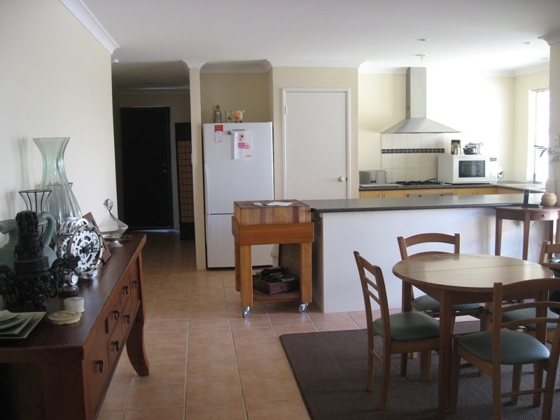 7 Village Lane, Success WA 6164