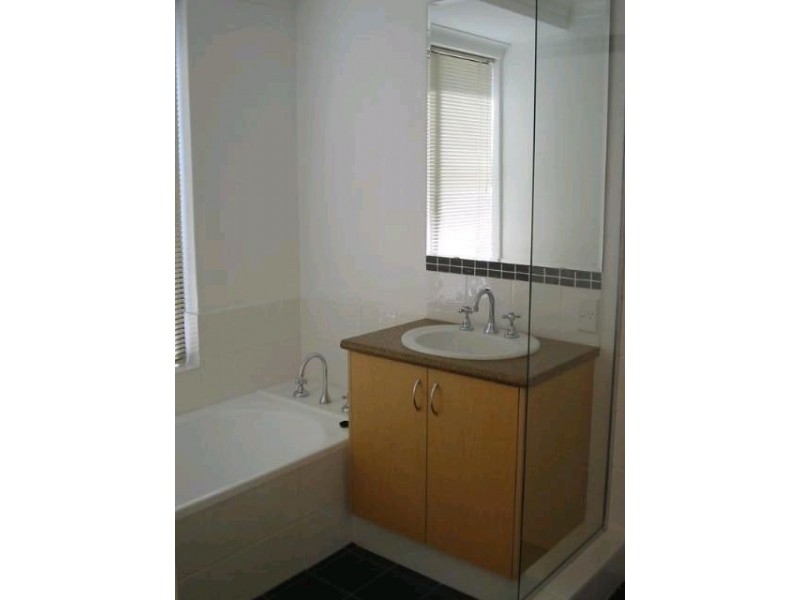 7 Village Lane, Success WA 6164