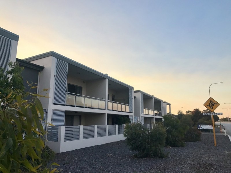 9/2 Coojong Link, Success WA 6164