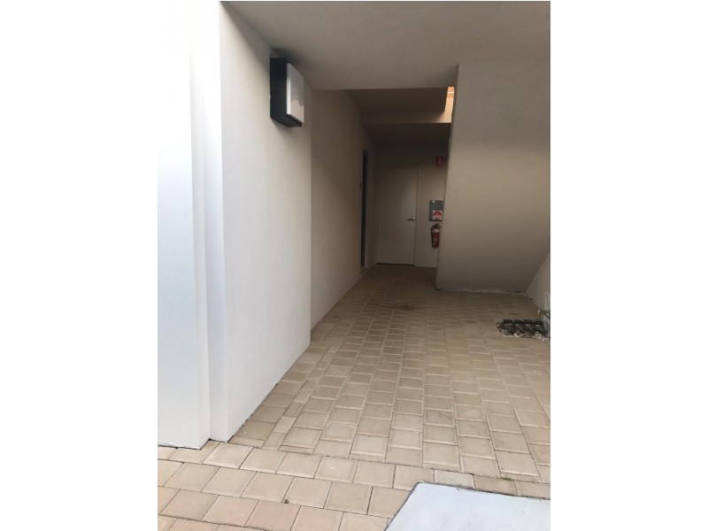 9/2 Coojong Link, Success WA 6164