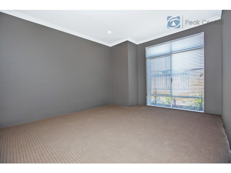 18 Cordata Avenue, Wandi WA 6167