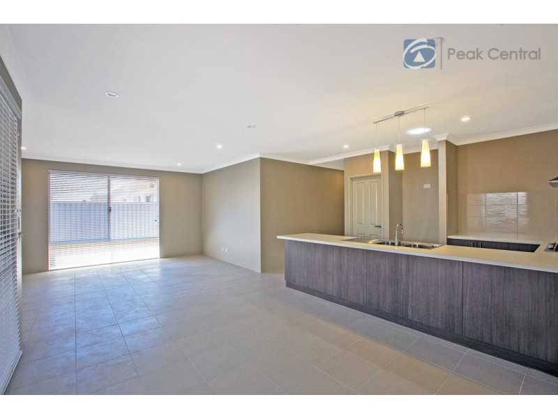 18 Cordata Avenue, Wandi WA 6167