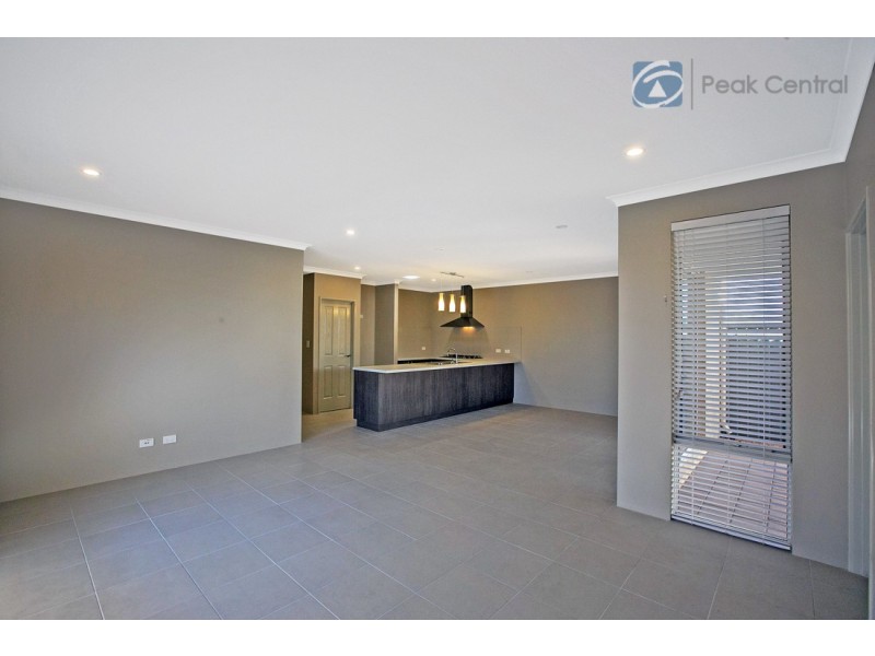 18 Cordata Avenue, Wandi WA 6167