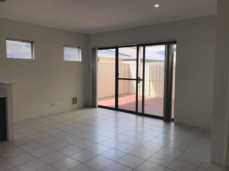 2/7 Crossville Way, Success WA 6164