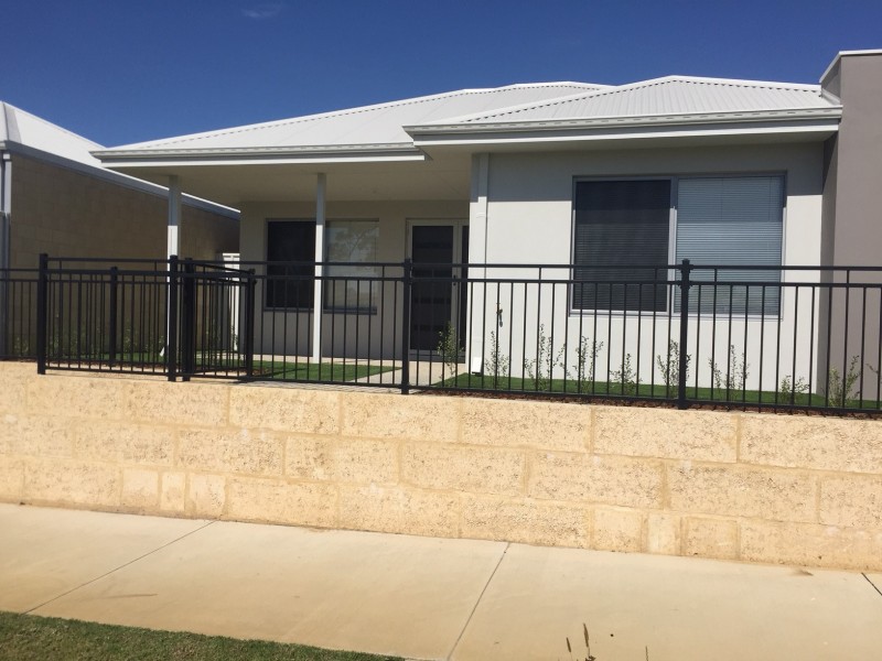 14 Bonsai Lane, Hammond Park WA 6164