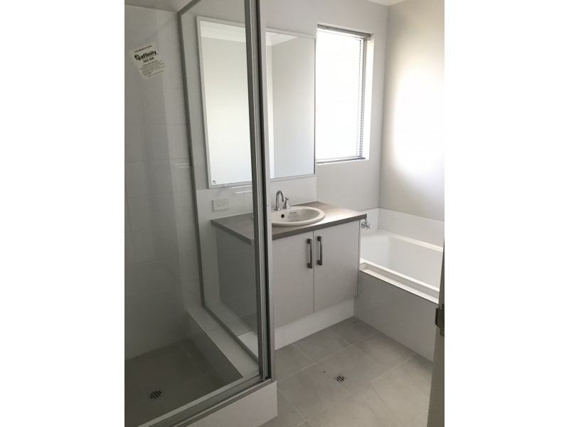 14 Bonsai Lane, Hammond Park WA 6164