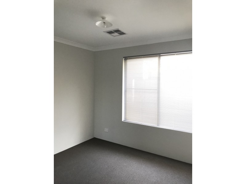 14 Bonsai Lane, Hammond Park WA 6164