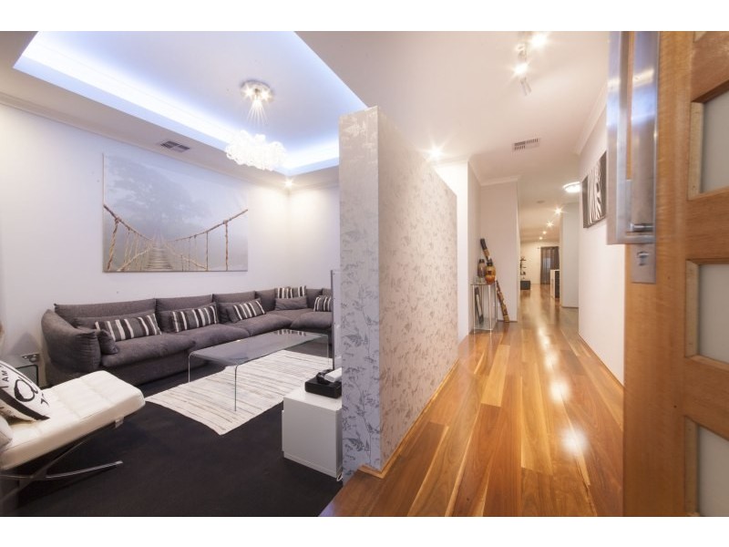 10 Portsmouth Way, Harrisdale WA 6112