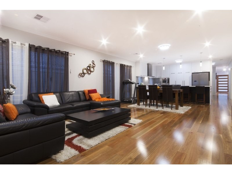 10 Portsmouth Way, Harrisdale WA 6112