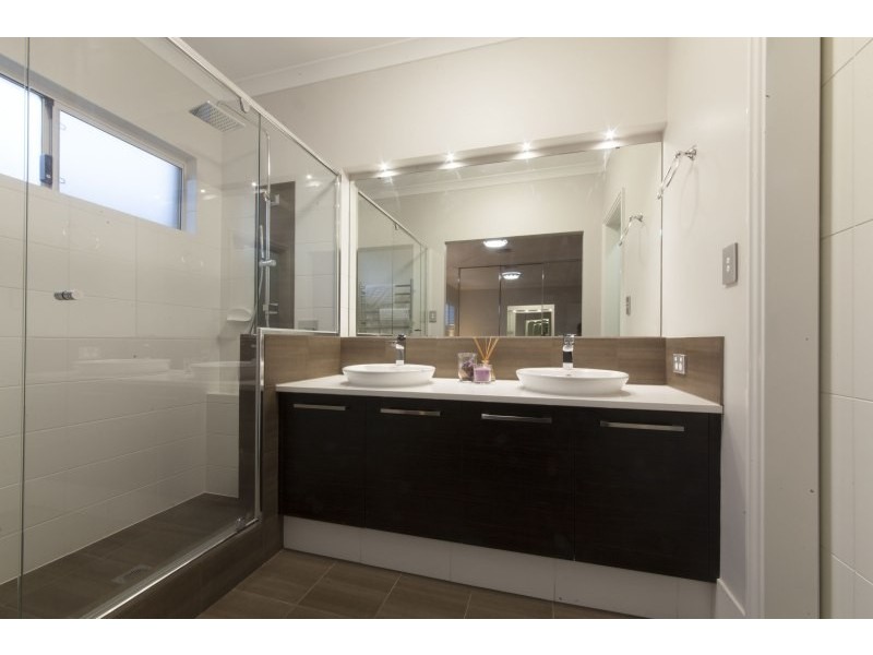 10 Portsmouth Way, Harrisdale WA 6112