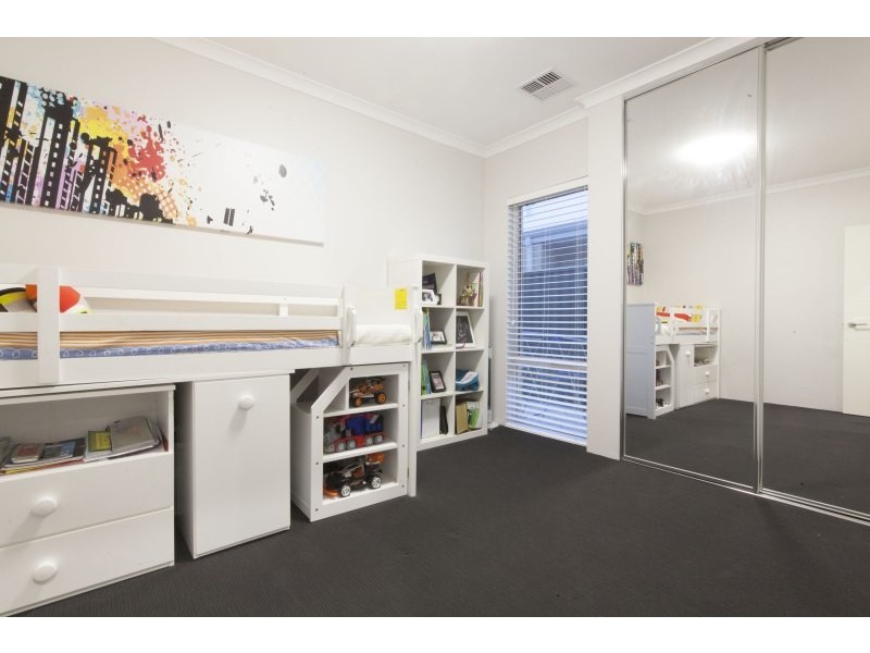 10 Portsmouth Way, Harrisdale WA 6112