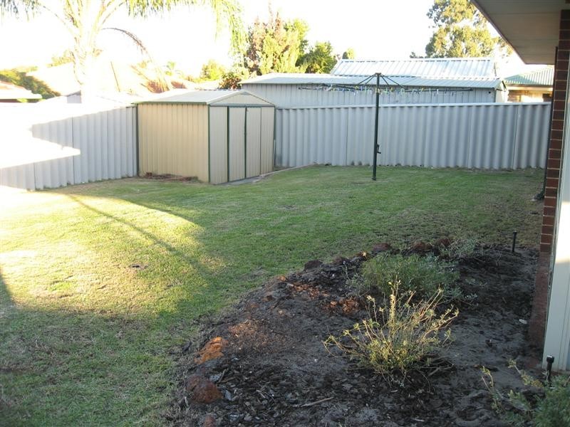 17 Dreier Court, Atwell WA 6164