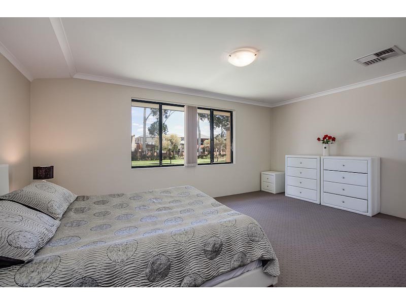 7 Daviesia Turn, Success WA 6164