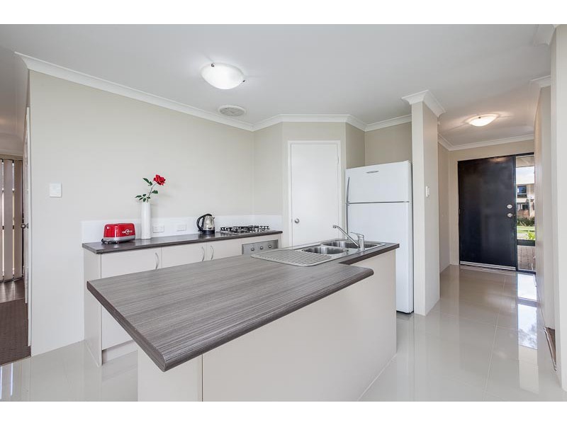 7 Daviesia Turn, Success WA 6164