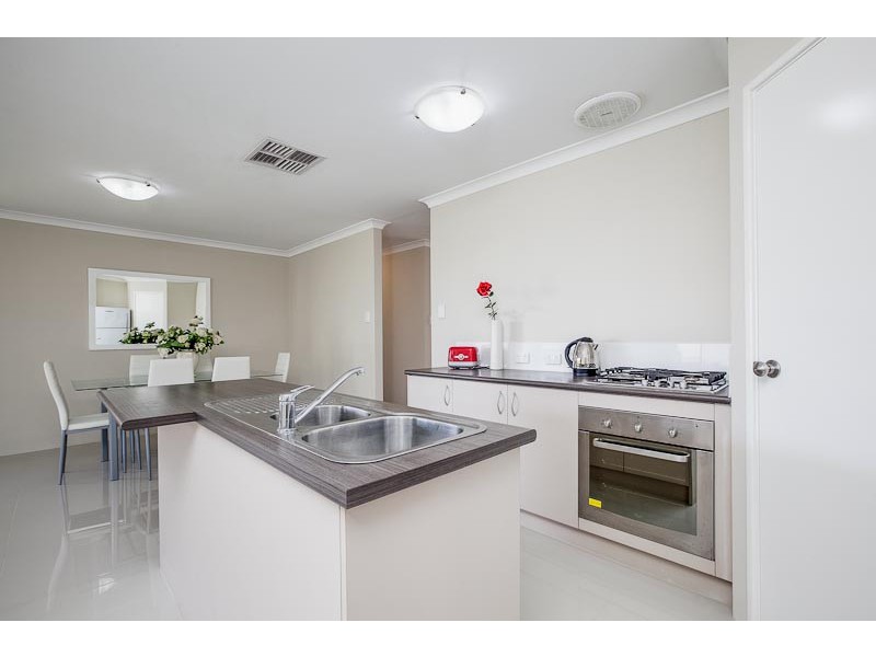 7 Daviesia Turn, Success WA 6164