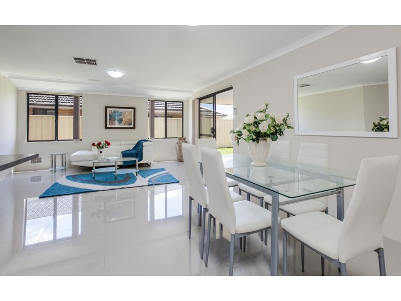 7 Daviesia Turn, Success WA 6164