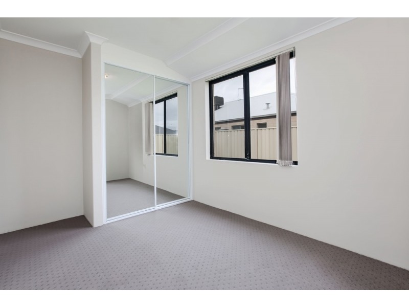 7 Daviesia Turn, Success WA 6164