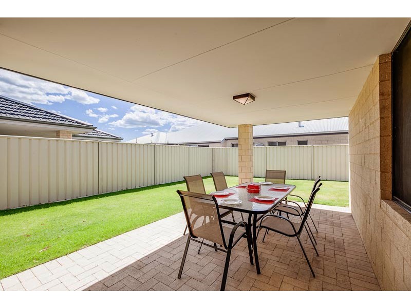 7 Daviesia Turn, Success WA 6164