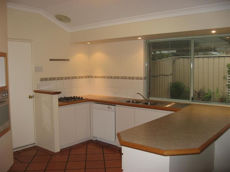 18  Mahogany Loop, Atwell WA 6164