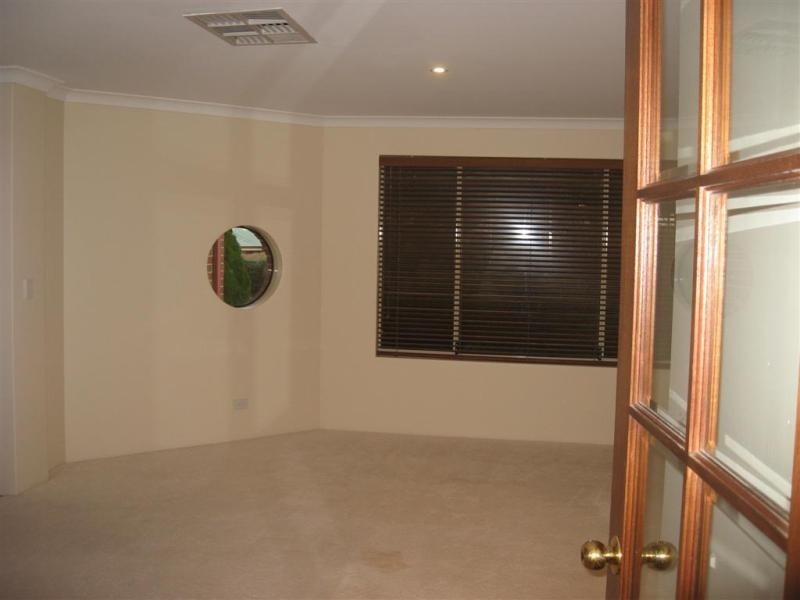 18  Mahogany Loop, Atwell WA 6164