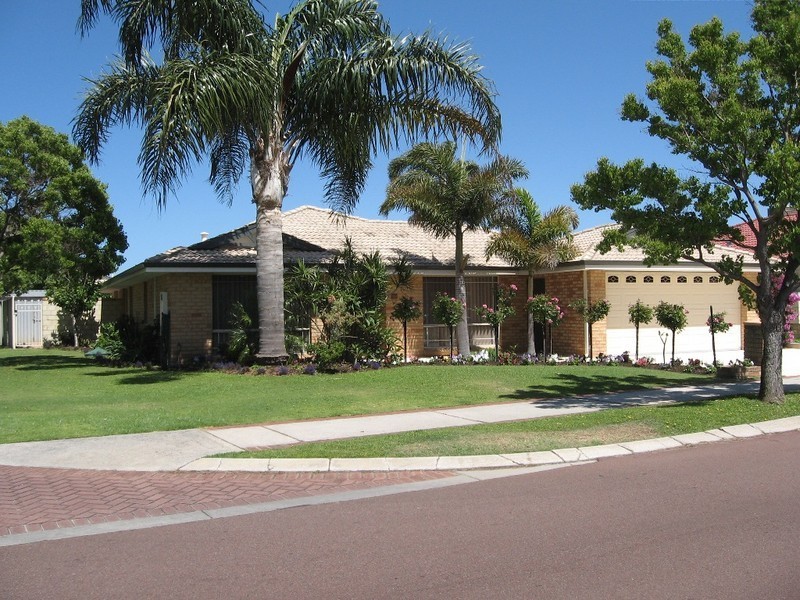 18 Freshwater Drive, Atwell WA 6164