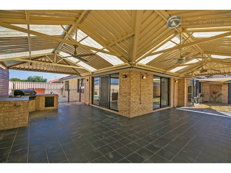 99 Aurora Drive, Atwell WA 6164