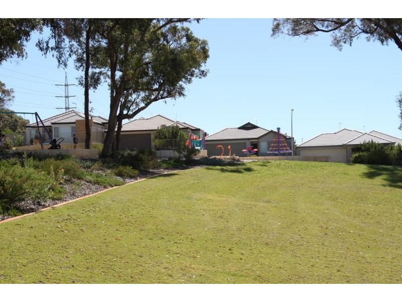 2 Baveno Road, Beeliar WA 6164