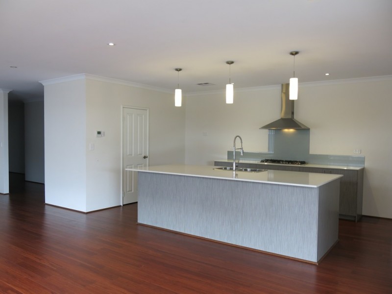 17 Hickman Drive, Piara Waters WA 6112